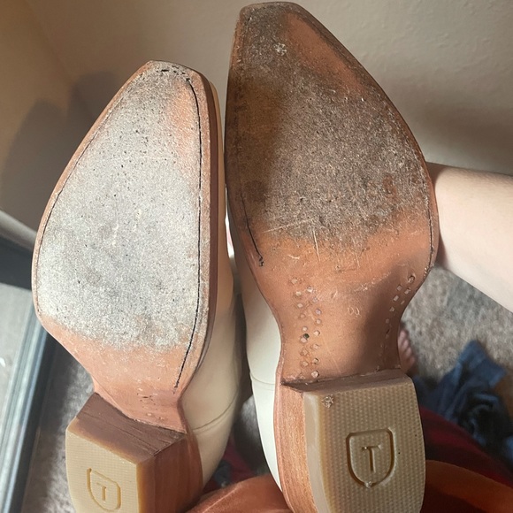 SOLD Tecovas Bone Annie’s 5.5B - Picture 13 of 13